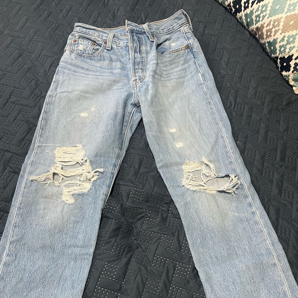 Levi 501s Distressed Jeans Ankle